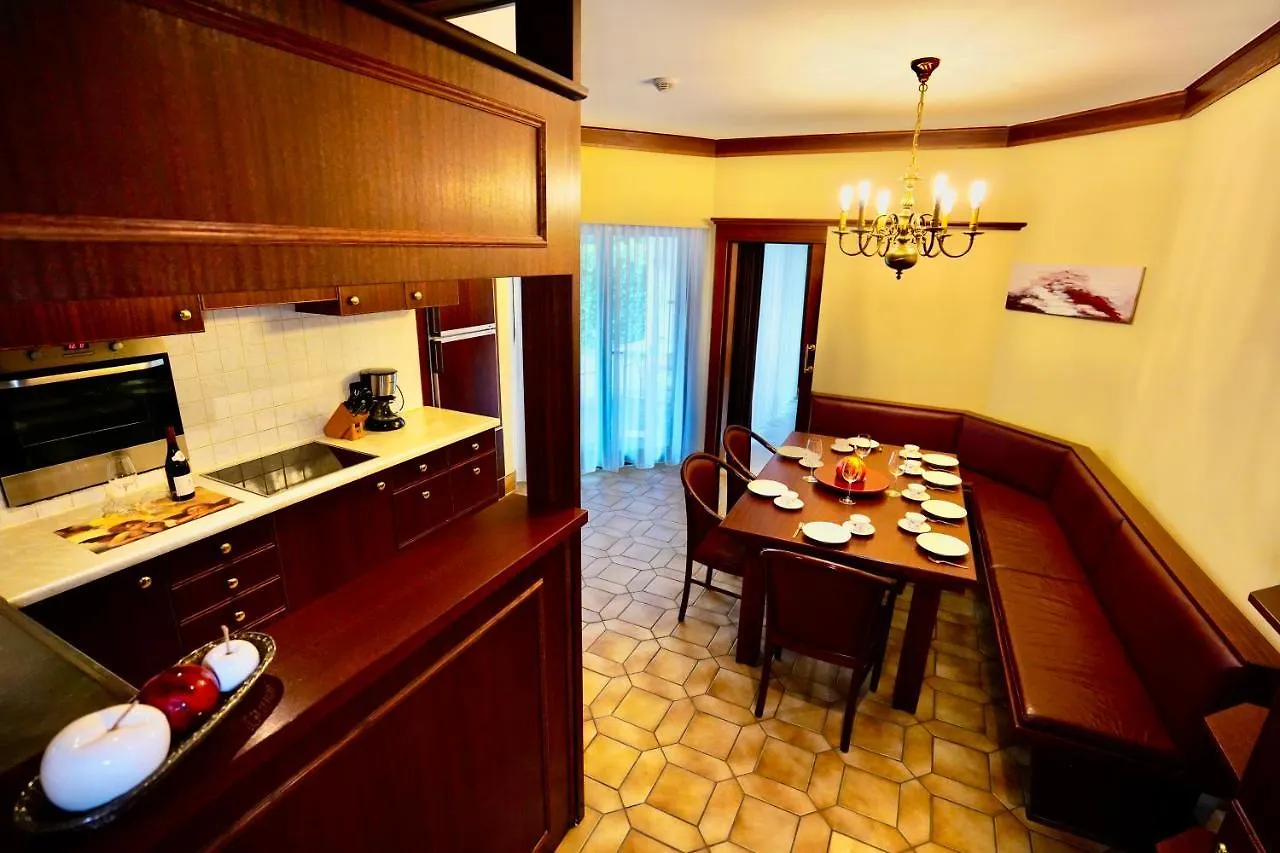 Schoenbrunn Villa Zm Vienna Apartment