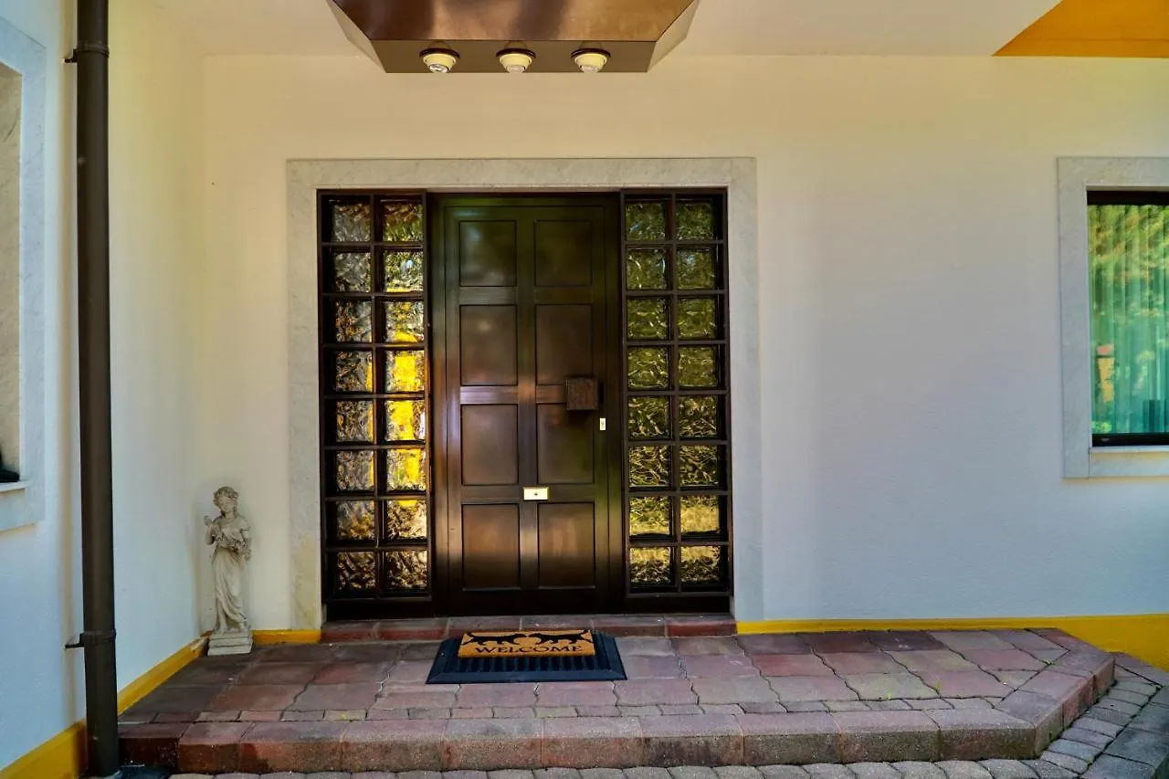 Schoenbrunn Villa Zm Viena Apartamento